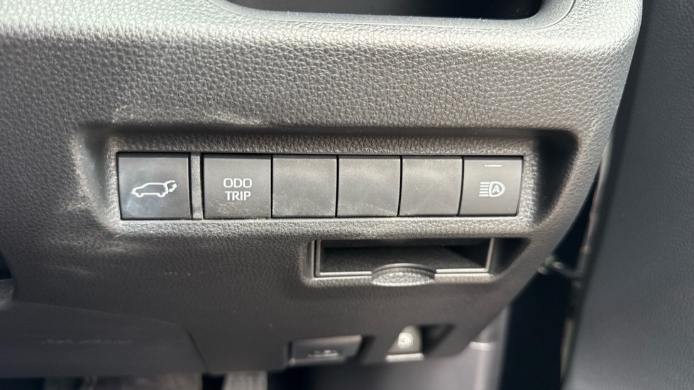 Toyota RAV4 2.5 PHEV Design 5dr CVT Estate - Image 54