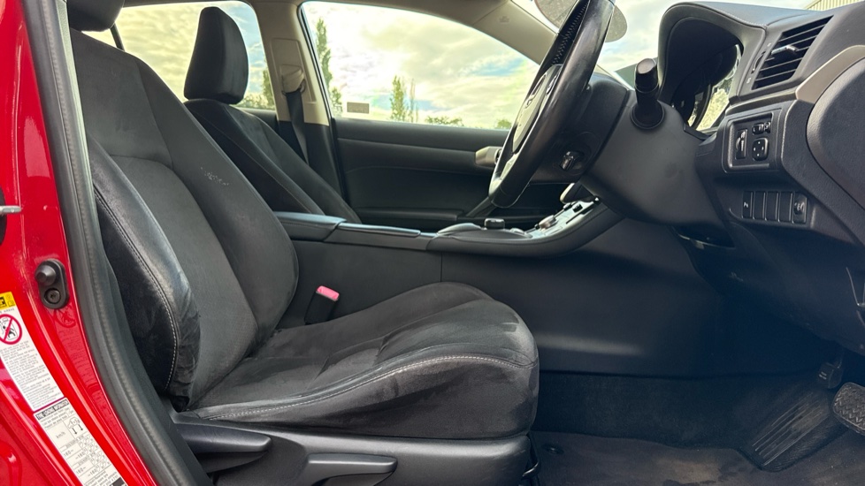 Lexus CT 200h 1.8 Advance 5dr CVT Auto Hybrid Hatchback - Image 12