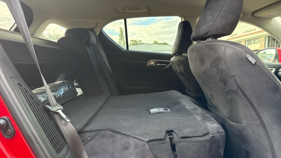 Lexus CT 200h 1.8 Advance 5dr CVT Auto Hybrid Hatchback - Image 18