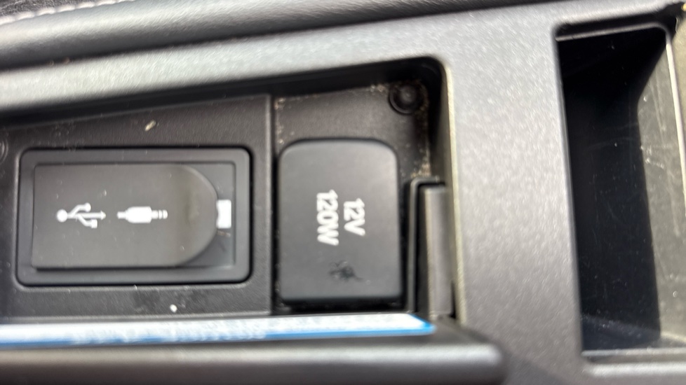 Lexus CT 200h 1.8 Advance 5dr CVT Auto Hybrid Hatchback - Image 38