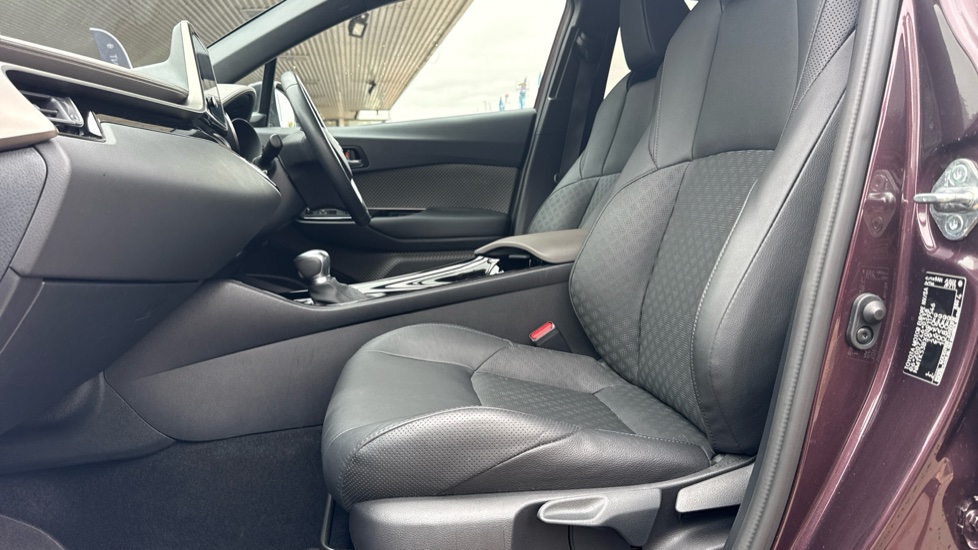 Toyota C-HR 2.0 Hybrid Excel 5dr CVT Hybrid Hatchback - Image 5