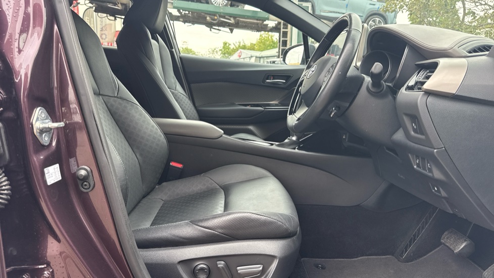 Toyota C-HR 2.0 Hybrid Excel 5dr CVT Hybrid Hatchback - Image 12