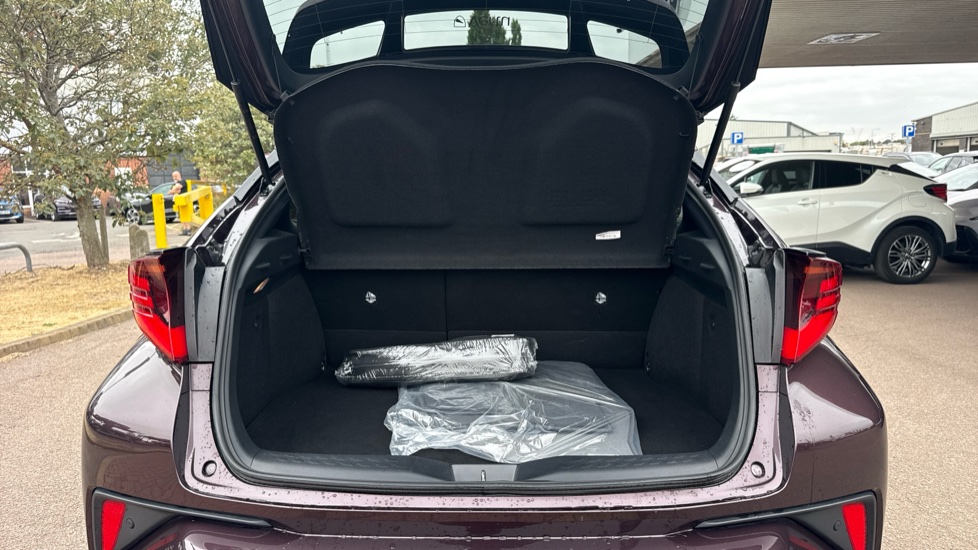 Toyota C-HR 2.0 Hybrid Excel 5dr CVT Hybrid Hatchback - Image 13