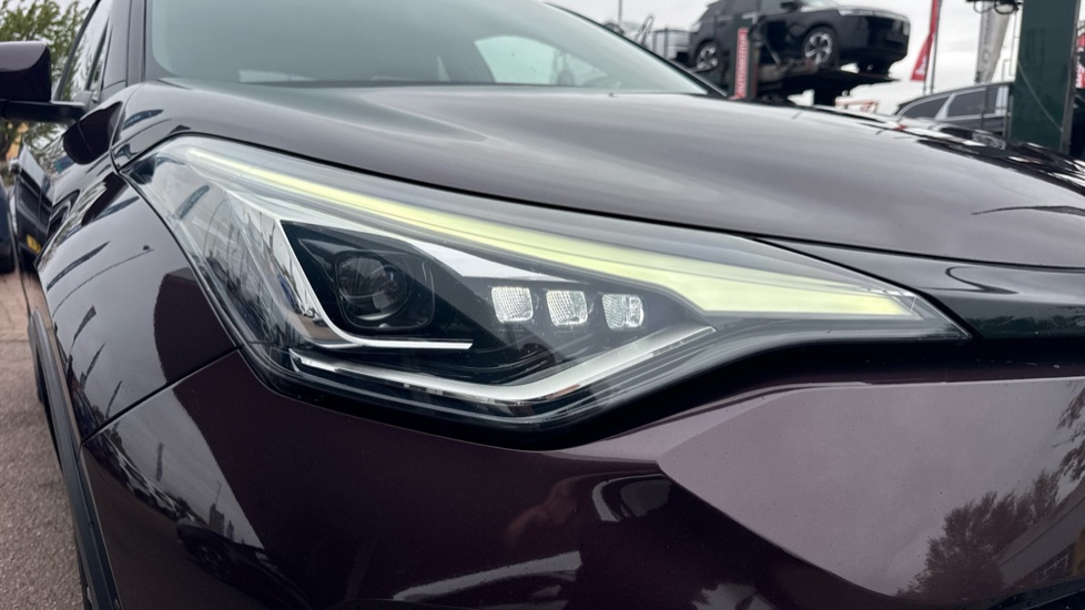Toyota C-HR 2.0 Hybrid Excel 5dr CVT Hybrid Hatchback - Image 20
