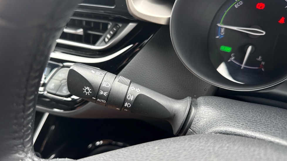 Toyota C-HR 2.0 Hybrid Excel 5dr CVT Hybrid Hatchback - Image 33