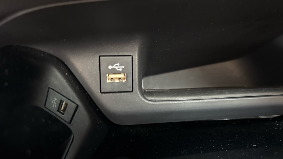 Toyota C-HR 2.0 Hybrid Excel 5dr CVT Hybrid Hatchback - Image 37