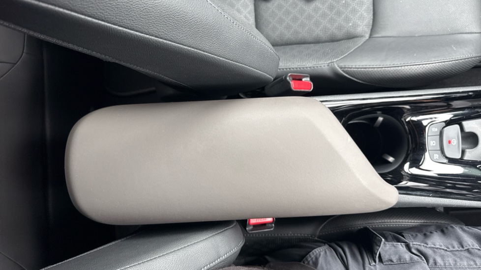 Toyota C-HR 2.0 Hybrid Excel 5dr CVT Hybrid Hatchback - Image 47