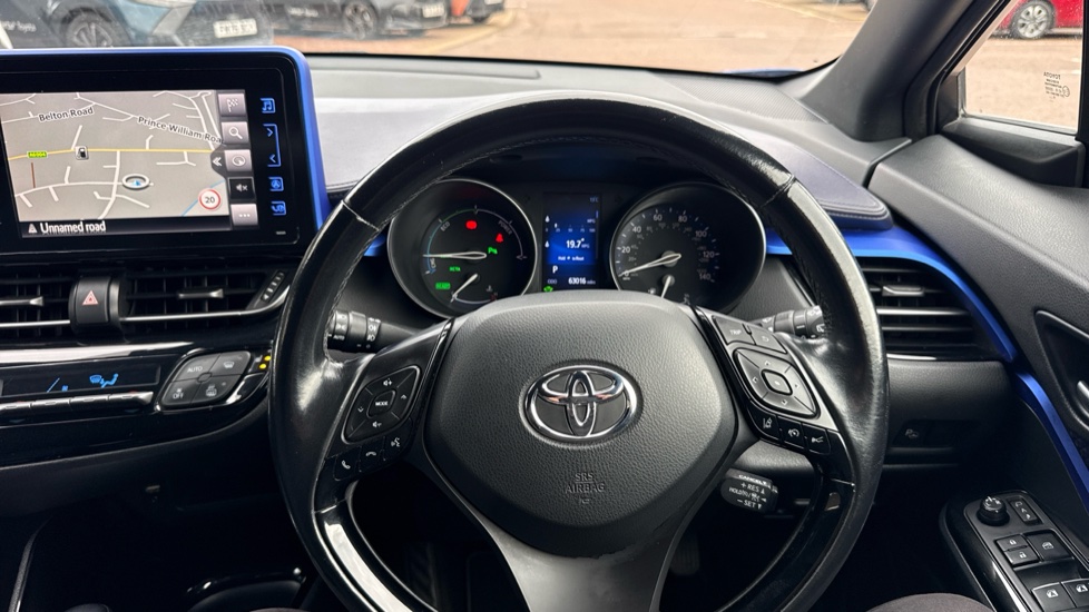 Toyota C-HR 1.8 Hybrid Dynamic 5dr CVT Hybrid Hatchback - Image 7
