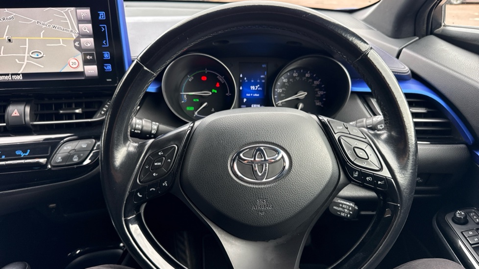 Toyota C-HR 1.8 Hybrid Dynamic 5dr CVT Hybrid Hatchback - Image 10