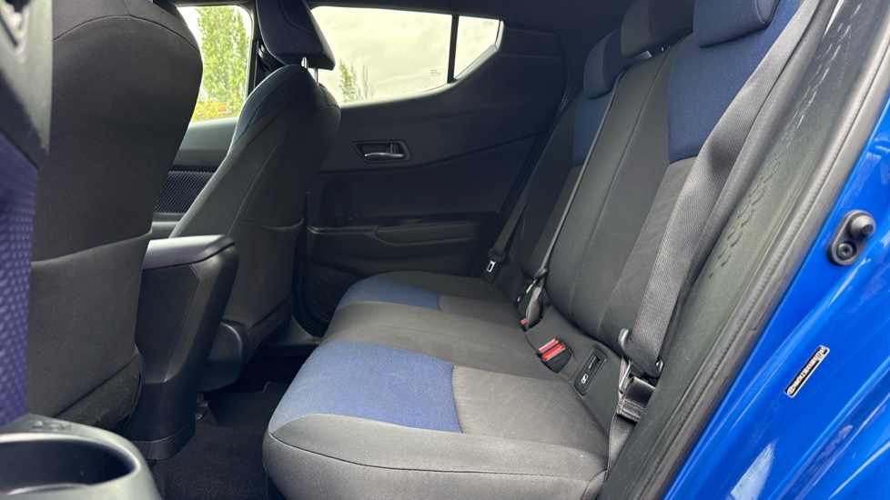 Toyota C-HR 1.8 Hybrid Dynamic 5dr CVT Hybrid Hatchback - Image 15