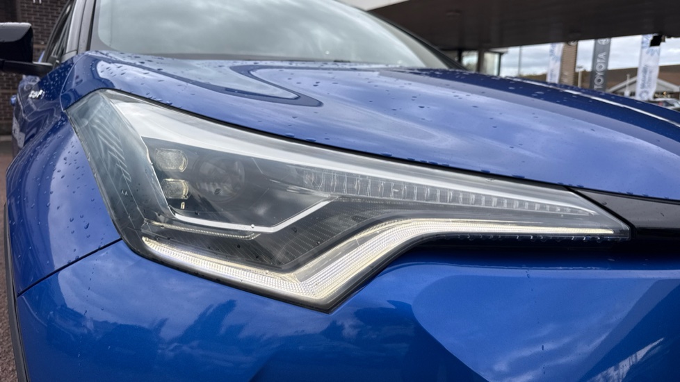 Toyota C-HR 1.8 Hybrid Dynamic 5dr CVT Hybrid Hatchback - Image 20