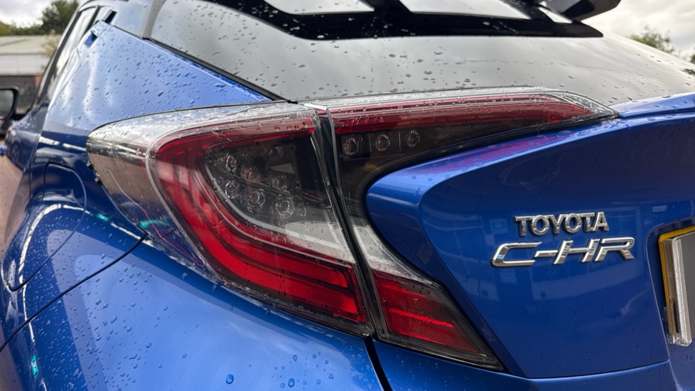 Toyota C-HR 1.8 Hybrid Dynamic 5dr CVT Hybrid Hatchback - Image 21