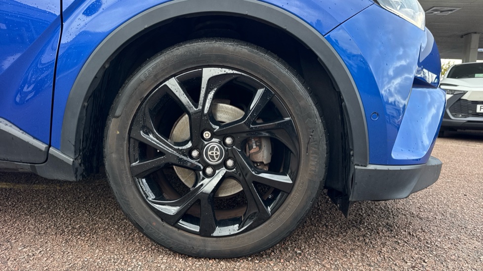 Toyota C-HR 1.8 Hybrid Dynamic 5dr CVT Hybrid Hatchback - Image 25