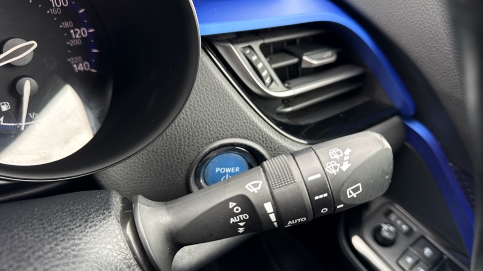 Toyota C-HR 1.8 Hybrid Dynamic 5dr CVT Hybrid Hatchback - Image 34
