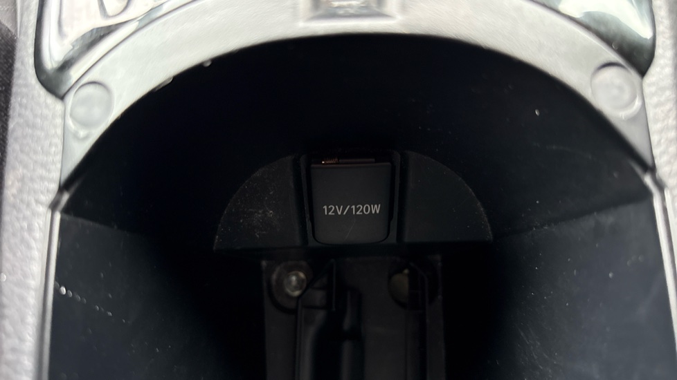 Toyota C-HR 1.8 Hybrid Dynamic 5dr CVT Hybrid Hatchback - Image 38