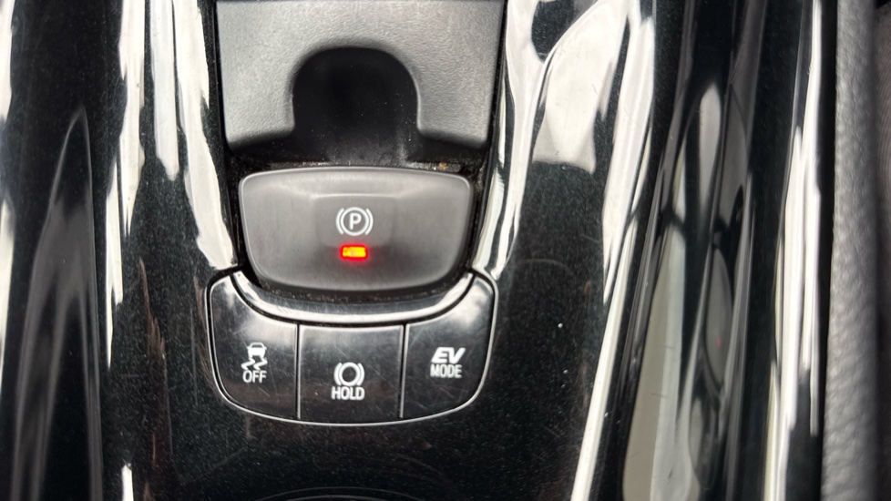 Toyota C-HR 1.8 Hybrid Dynamic 5dr CVT Hybrid Hatchback - Image 45