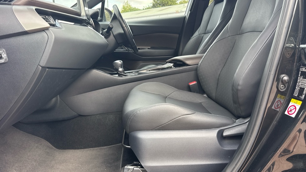 Toyota C-HR 1.2T Excel 5dr CVT AWD [Leather] Petrol Hatchback - Image 5