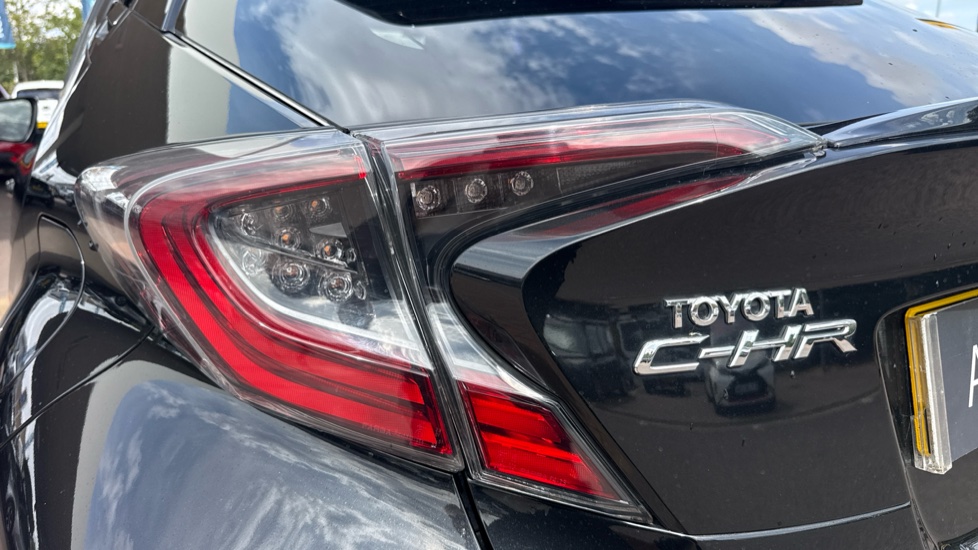 Toyota C-HR 1.2T Excel 5dr CVT AWD [Leather] Petrol Hatchback - Image 21