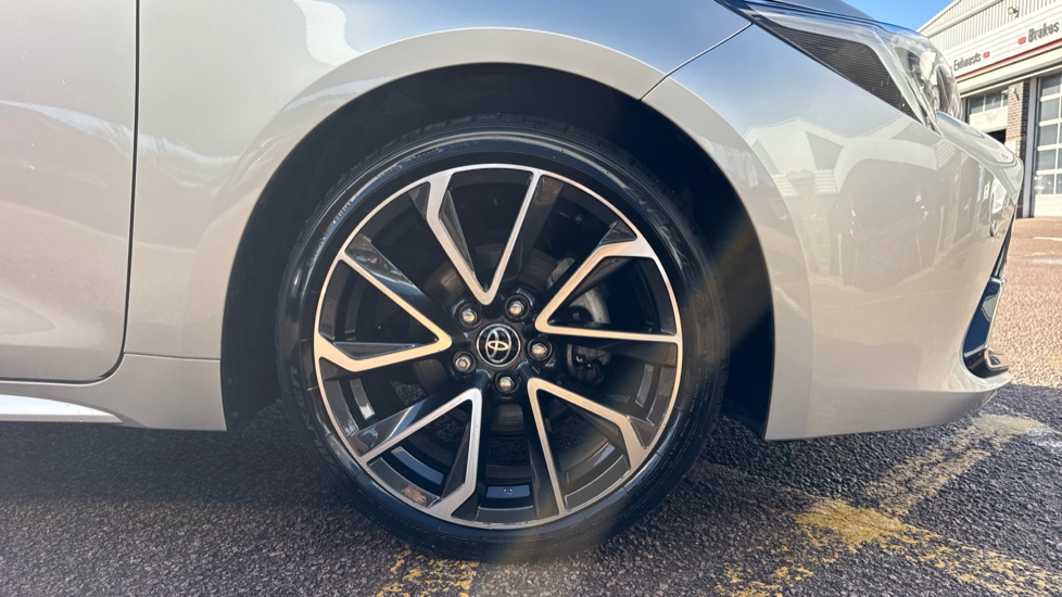 Toyota Corolla 1.8 Hybrid Excel 5dr CVT Hybrid Hatchback - Image 25