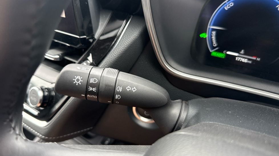 Toyota Corolla 1.8 Hybrid Design 5dr CVT Hybrid Estate - Image 33