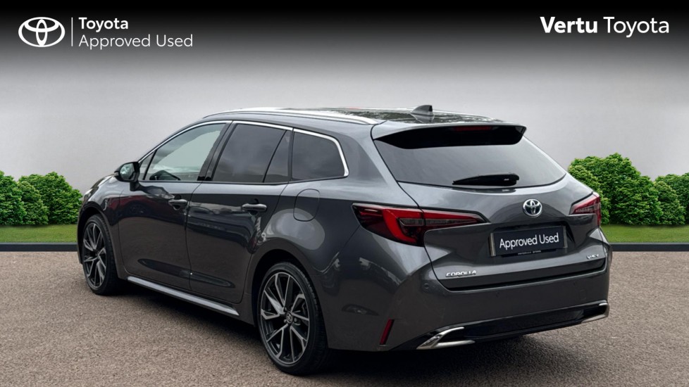 Toyota Corolla 1.8 Hybrid Excel 5dr CVT Hybrid Estate - Image 4