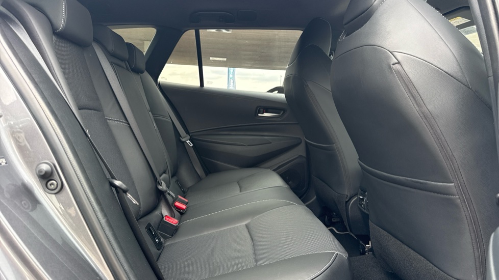 Toyota Corolla 1.8 Hybrid Excel 5dr CVT Hybrid Estate - Image 8