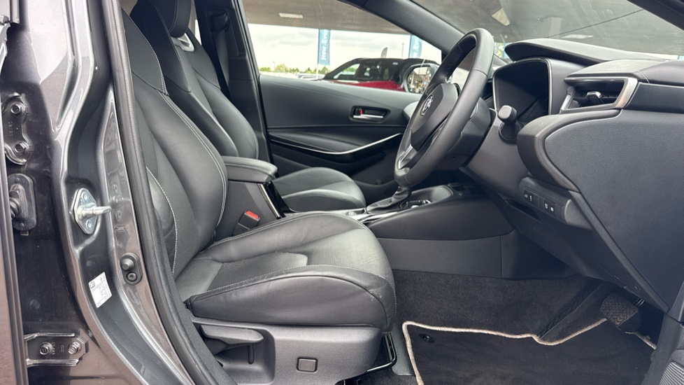 Toyota Corolla 1.8 Hybrid Excel 5dr CVT Hybrid Estate - Image 12
