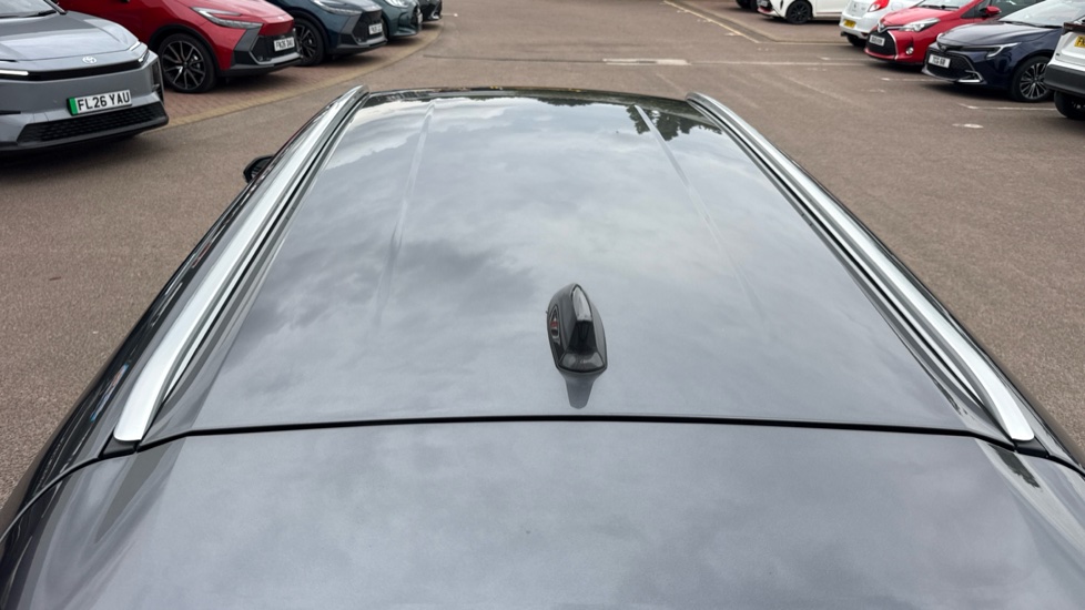 Toyota Corolla 1.8 Hybrid Excel 5dr CVT Hybrid Estate - Image 29