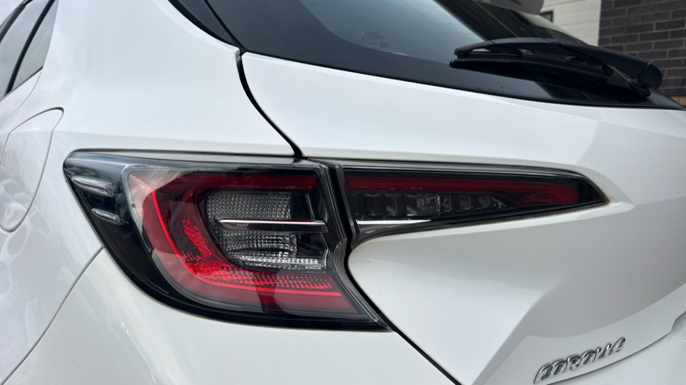 Toyota Corolla 1.8 VVT-i Hybrid Icon Tech 5dr CVT Hybrid Hatchback - Image 21