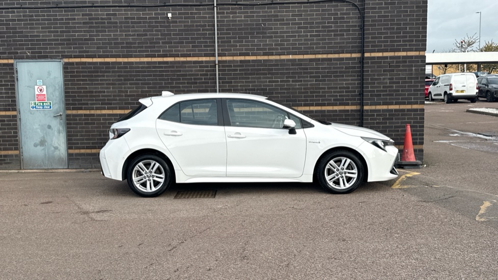Toyota Corolla 1.8 VVT-i Hybrid Icon Tech 5dr CVT Hybrid Hatchback - Image 23