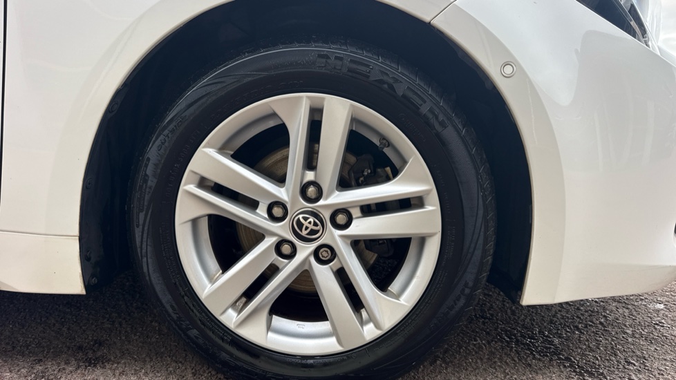 Toyota Corolla 1.8 VVT-i Hybrid Icon Tech 5dr CVT Hybrid Hatchback - Image 25