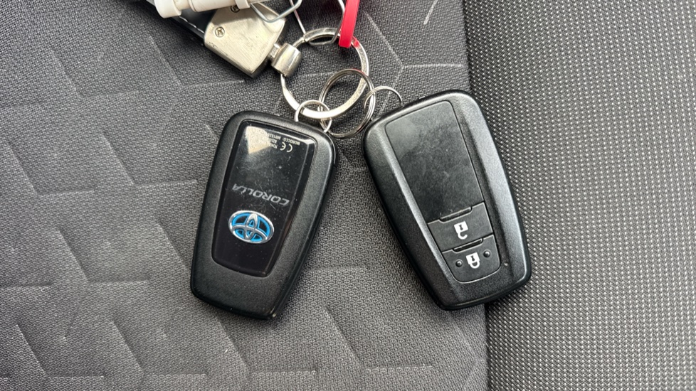 Toyota Corolla 1.8 VVT-i Hybrid Icon Tech 5dr CVT Hybrid Hatchback - Image 28
