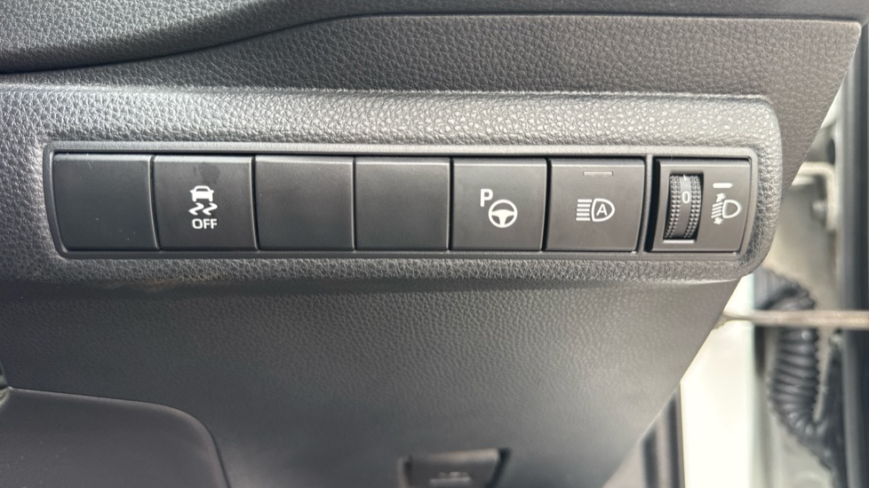 Toyota Corolla 1.8 VVT-i Hybrid Icon Tech 5dr CVT Hybrid Hatchback - Image 52
