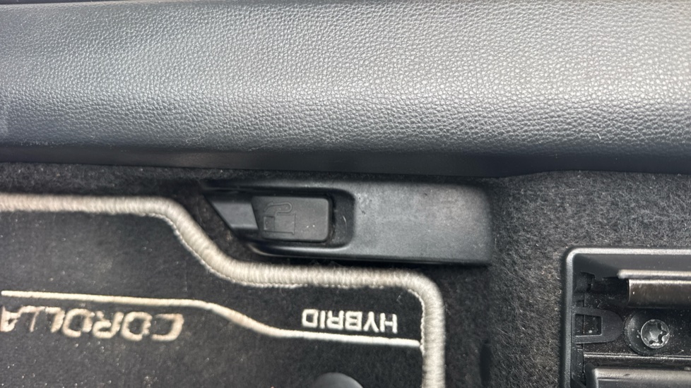 Toyota Corolla 1.8 VVT-i Hybrid Icon Tech 5dr CVT Hybrid Hatchback - Image 53