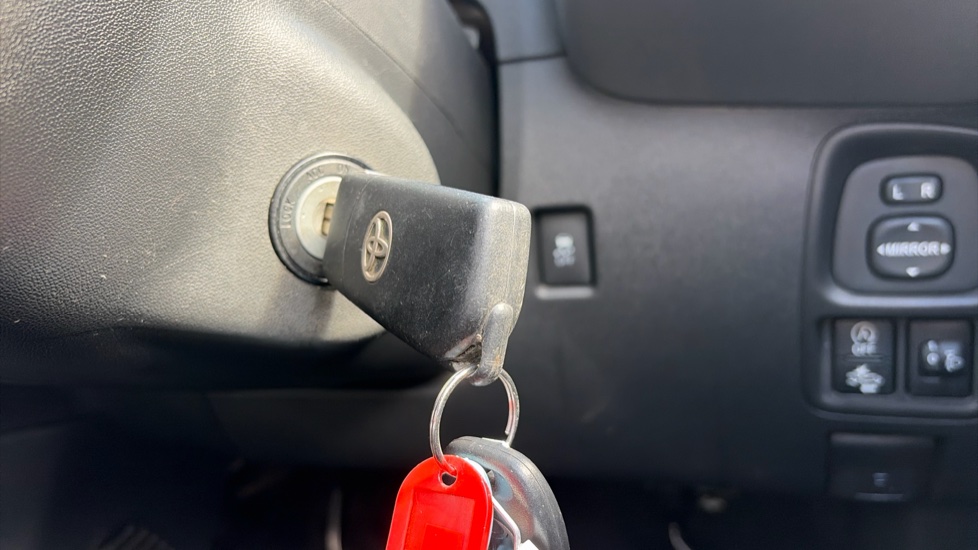 Toyota Aygo 1.0 VVT-i X-Play TSS 5dr Petrol Hatchback - Image 16