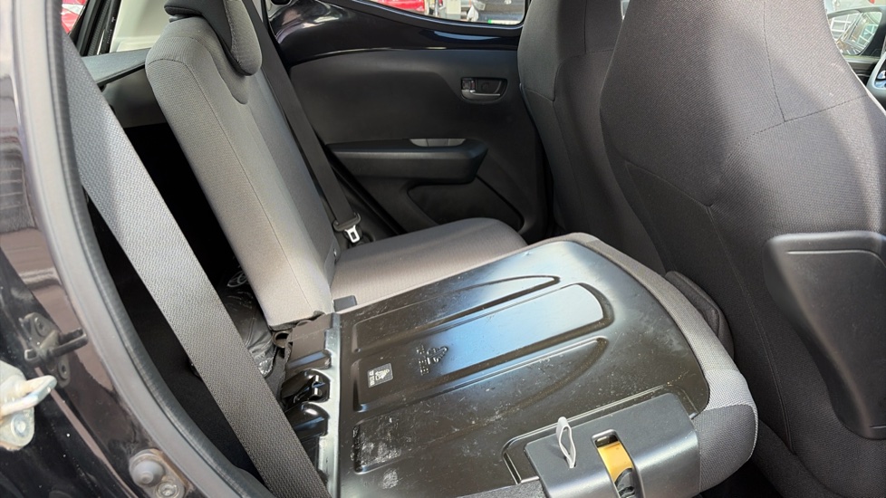 Toyota Aygo 1.0 VVT-i X-Play TSS 5dr Petrol Hatchback - Image 18