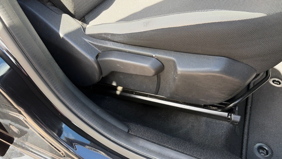 Toyota Aygo 1.0 VVT-i X-Play TSS 5dr Petrol Hatchback - Image 30