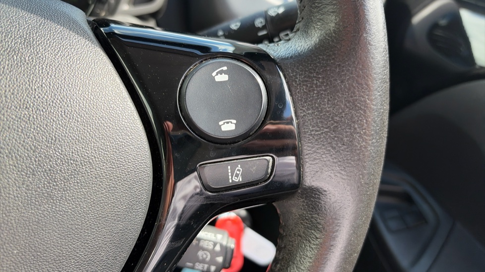 Toyota Aygo 1.0 VVT-i X-Play TSS 5dr Petrol Hatchback - Image 32