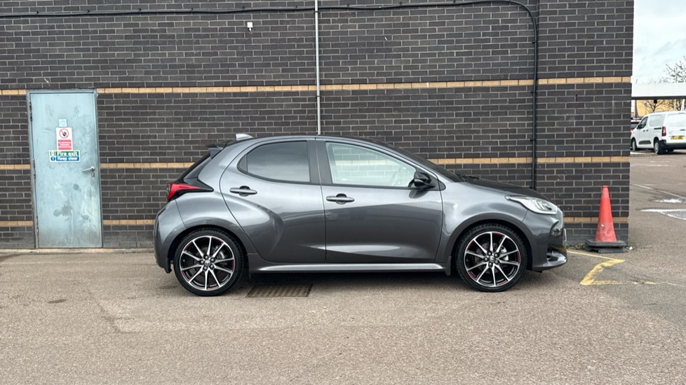 Toyota Yaris 1.5 Hybrid GR Sport 5dr CVT Hybrid Hatchback - Image 23
