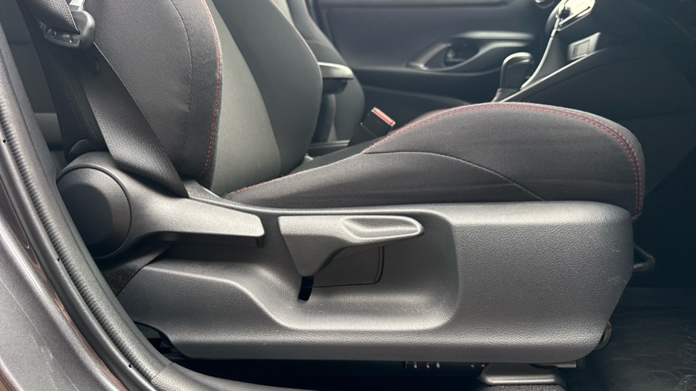 Toyota Yaris 1.5 Hybrid GR Sport 5dr CVT Hybrid Hatchback - Image 30