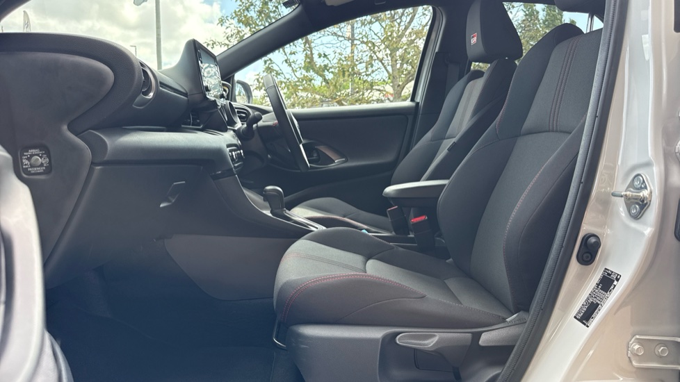 Toyota Yaris 1.5 Hybrid GR Sport 5dr CVT Hybrid Hatchback - Image 5