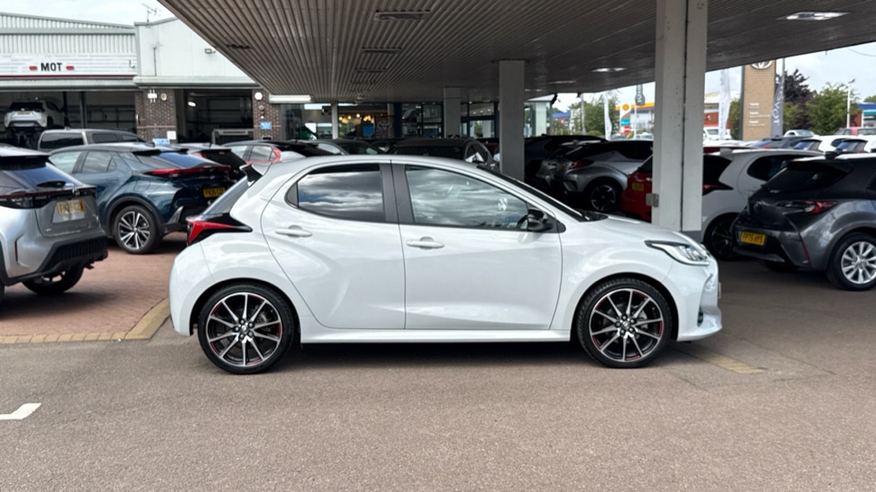 Toyota Yaris 1.5 Hybrid GR Sport 5dr CVT Hybrid Hatchback - Image 23