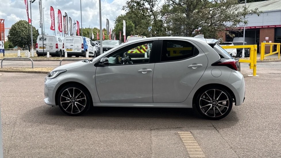 Toyota Yaris 1.5 Hybrid GR Sport 5dr CVT Hybrid Hatchback - Image 24