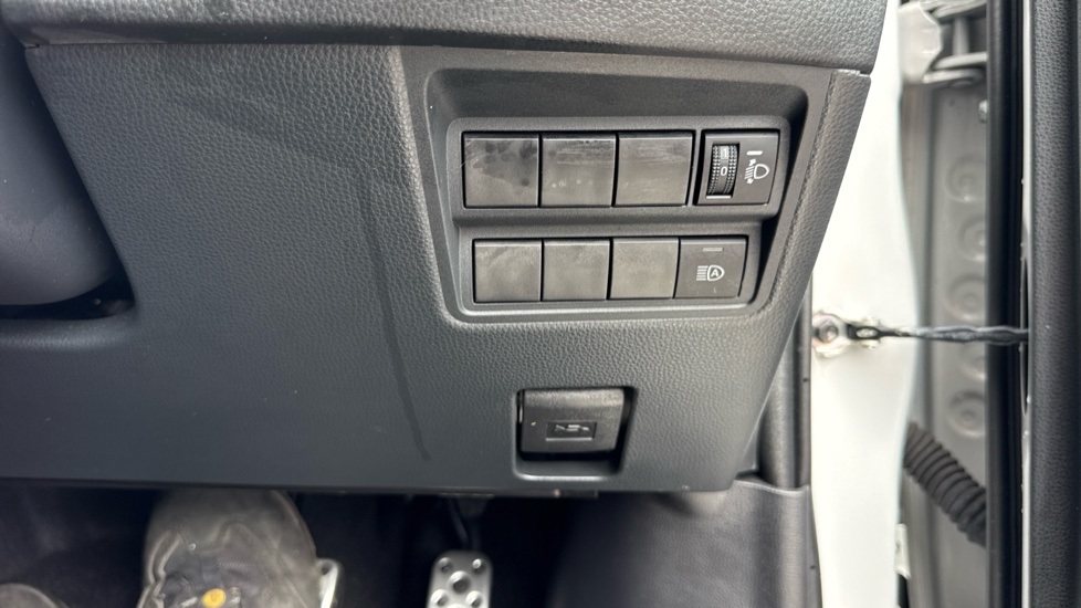 Toyota Yaris 1.5 Hybrid GR Sport 5dr CVT Hybrid Hatchback - Image 50
