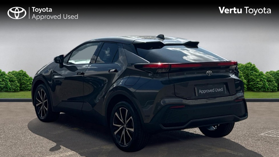 Toyota C-HR 2.0 PHEV Design 5dr CVT Hatchback - Image 4
