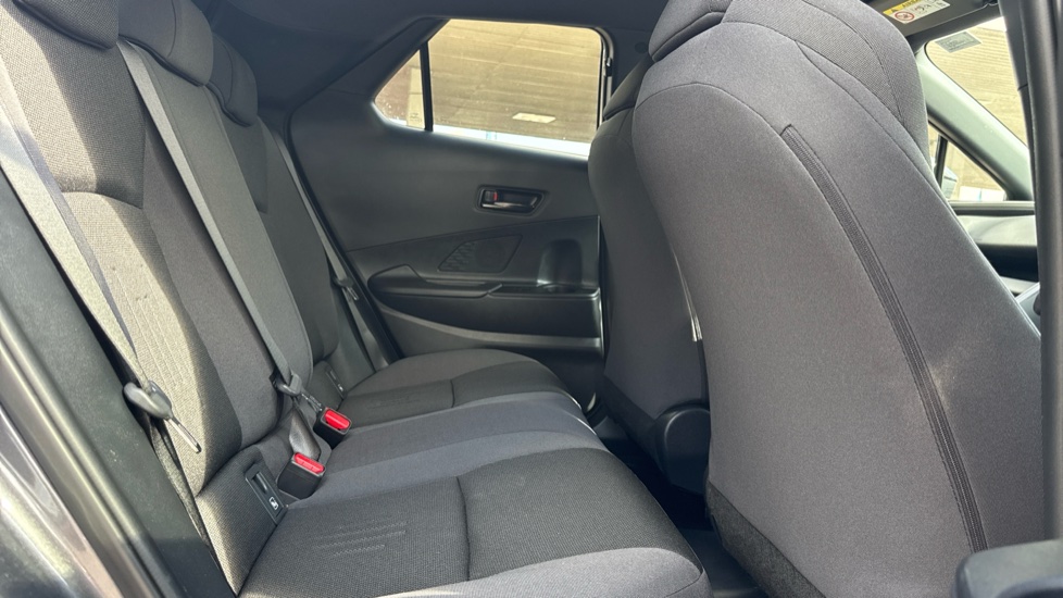 Toyota C-HR 2.0 PHEV Design 5dr CVT Hatchback - Image 8