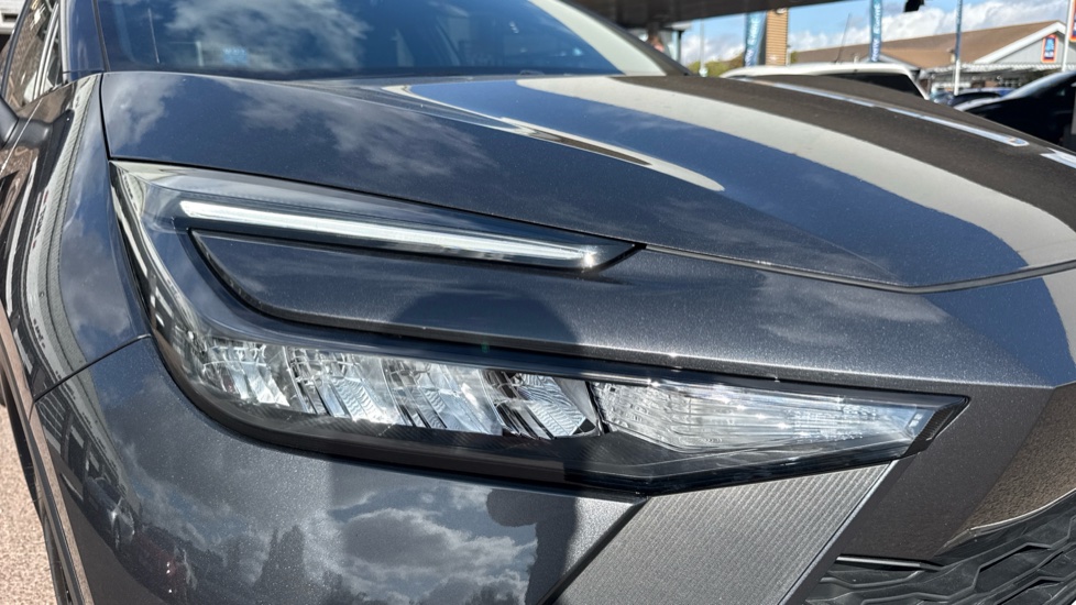 Toyota C-HR 2.0 PHEV Design 5dr CVT Hatchback - Image 20