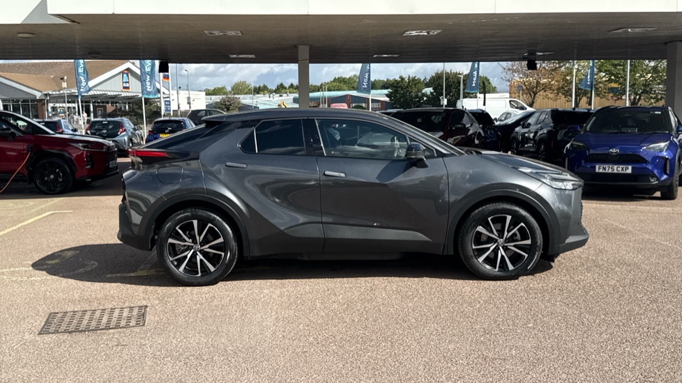 Toyota C-HR 2.0 PHEV Design 5dr CVT Hatchback - Image 23