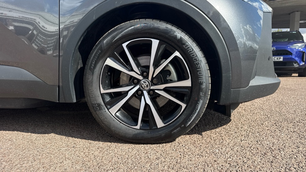Toyota C-HR 2.0 PHEV Design 5dr CVT Hatchback - Image 25