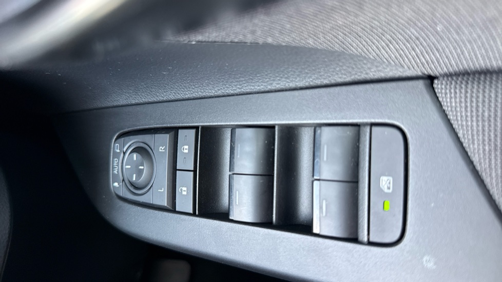 Toyota C-HR 2.0 PHEV Design 5dr CVT Hatchback - Image 32